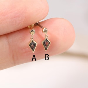 Pendiente colgante de cuarzo rutilado negro en oro macizo de 14 quilates, piercing de gota con trefilado en oro macizo, con forma de caracola, hélice, trago, lóbulo de la oreja, con cierre a presión.