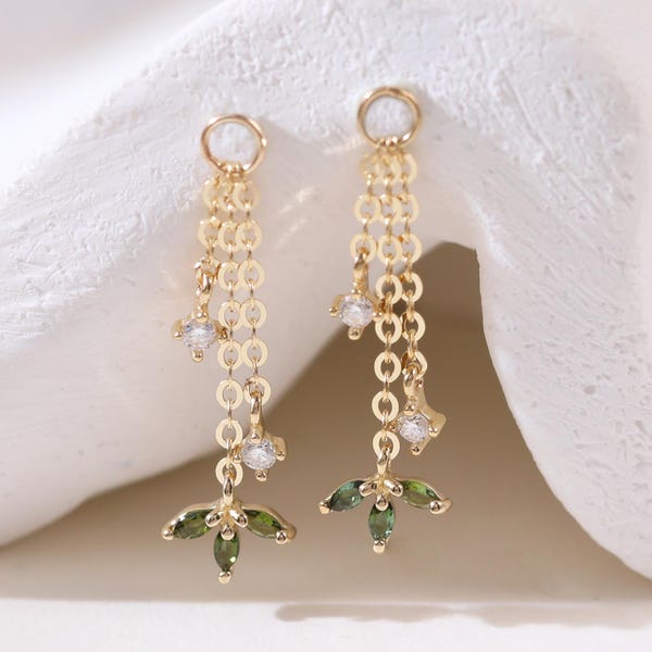Ciondolo a cerchio in oro massiccio 14 carati con toumalina verde e moissanite, ciondolo a forma di foglia pendente con lobo dell'orecchio, ciondolo aggiuntivo per cartilagine elica a forma di trifoglio portafortuna