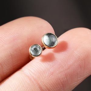 14K Solid Gold Aquamarine Threadless Push Pin, Gold Labret Round Gemstone Cartilage Helix Stud Earring, Earlobe Gemstone Flat Back Piercing