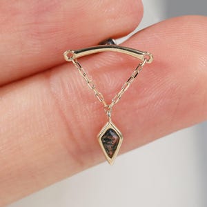 14K Solid Gold Drachen Form Moosachat baumeln Kette Piercing, Grüner Edelstein versteckt Helix Ohrring, Knorpel Conch Lobe Tragus Stud Schmuck