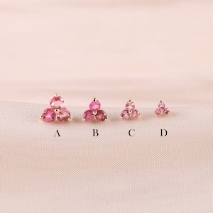 14K Gold rosa Turmalin Dreieck Stein Cluster Bolzen, Gold Threadless Push Pin Piercing, Edelstein Labret Knorpel Helix Ohrring mit flachem Rücken