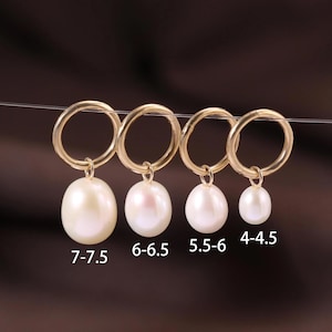 Cartilage de charme de perle d'eau douce ovale irrégulière en or massif 14 carats, breloque tour en or, breloque cerceau 14 carats, breloque Daith Helix Tragus, breloque pour ventre