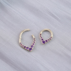 14K Solid Gold Amethyst V Form Klapp Clicker, Gold Daith Piercing, Natürlicher Edelstein Septum Nasenring, Knorpel Ohrring, Helix Ring