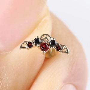 Clous d'oreille cartilage en or massif 14 carats grenat rouge, punaise sans filet spinelle tragus en or massif, piercing à dos plat conque grimpante Helix