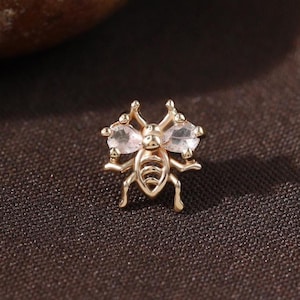 14K Solid Gold Labradorit Bienenförmige Piercing, Edelstein Insekt Knorpel Ohrring mit flacher Rückseite, Honigbiene Tragus Helix Ohrlobe Threadless Bolzen