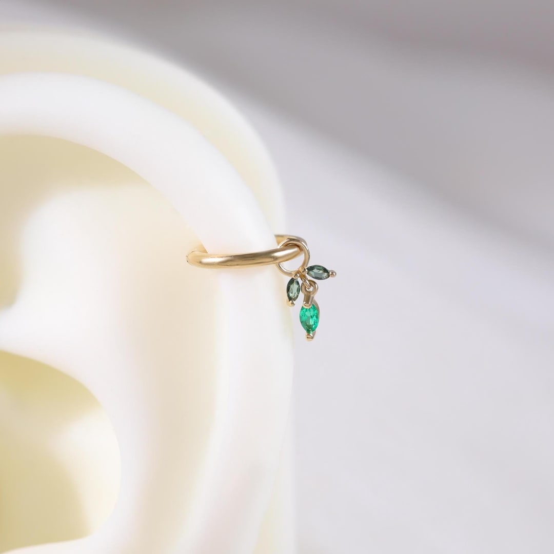 14Kソリッドゴールドエメラルドとグリーントルマリンリーフチャーム