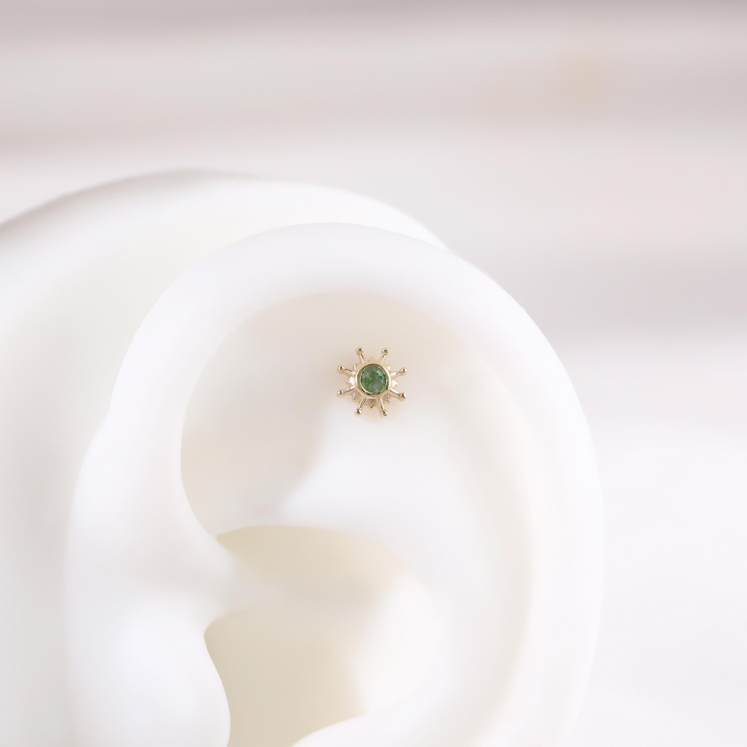 14K Solid Gold Moosachat Sonne Conch Ohrring, Moosachat Tragus Helix Push Back Piercing, Sonnenförmige Knorpel Lobe Labret Flat Back Stud