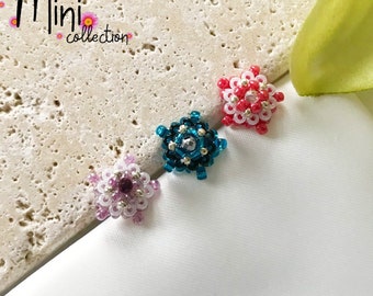 Daisy ''Mini'' earrings in micro glass beads and spinel stone | Handmade | Gift for her