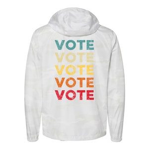 Pace e voto: giacca a vento colorata VOTE con segno di pace immagine 5