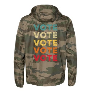 Pace e voto: giacca a vento colorata VOTE con segno di pace immagine 4