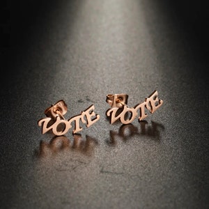 Pendientes personalizados con nombre, regalo personalizado para su pendiente de dama de honor, minimalista, delicado y elegante piercing en la oreja
