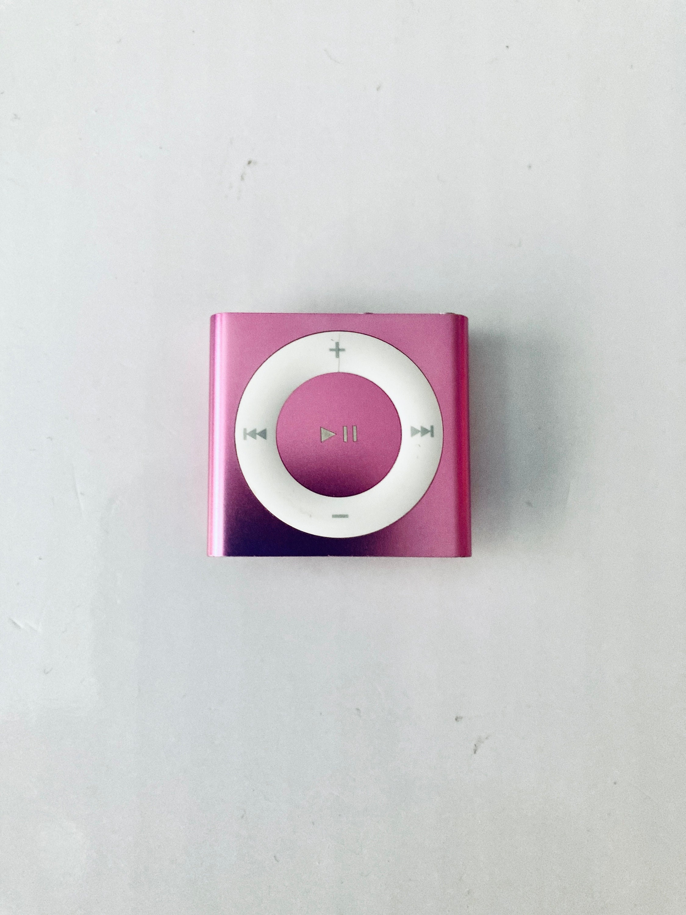値頃 Gen 4th 2GB Apple Etsy - Purple Shuffle Ipod ポータブルプレーヤー