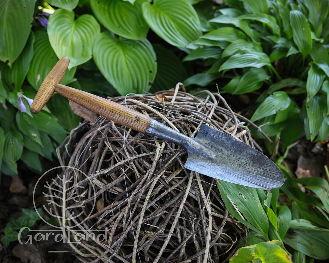T Handle Garden Spade, Handmade Forged Garden Shovel, Garden Tools ...