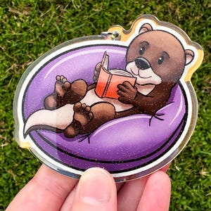 Llavero de nutria para amantes de los libros: regalo acrílico brillante para lectores