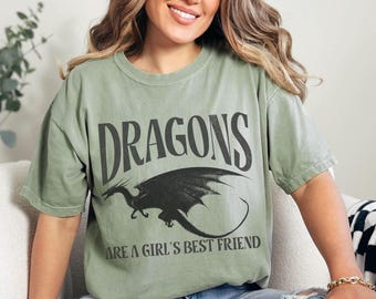 Dragons are a Girl's Best Friend T-shirt, Flying Dragon T-shirt, Fantasy Reader cadeau, Comfort Colors Distressed Graphic, Dragon Esthetic Shirt