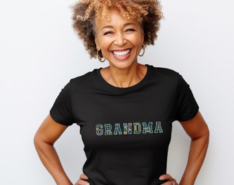 Tipo floral customizável camisa da avó para o dia das mães; Camiseta colorida com texto de flores é um ótimo presente de aniversário personalizado para a avó