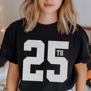 Camiseta sutil anti-Trump de la 25ª Enmienda, camiseta de protesta estilo universitario "Invoke the 25th", camiseta unisex de resistencia estilo universitario desgastada