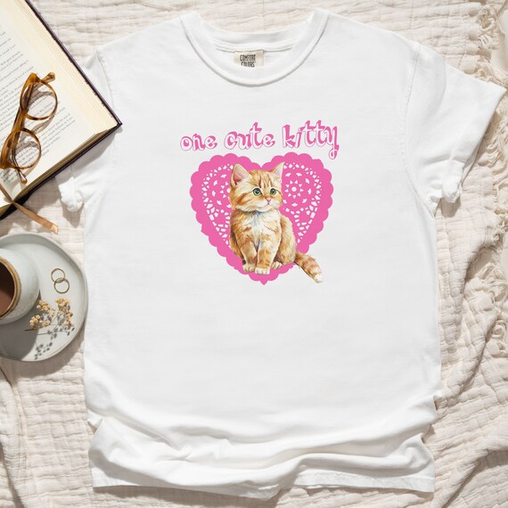 Cat Graphic Tee for Cute Coquette Gift; Vintage Aesthetic Kitten Heart Shirt as Besties' Gift Tees; Comfort Colors Softcore Cat Mama Shirt