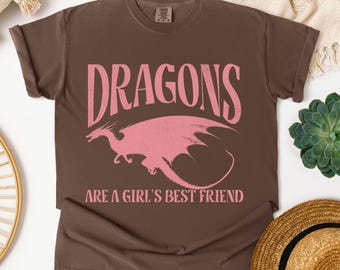 Dragons are a Girl's Best Friend T-shirt, Flying Dragon T-shirt, Fantasy Reader cadeau, Comfort Colors Distressed Graphic, Dragon Esthetic Shirt