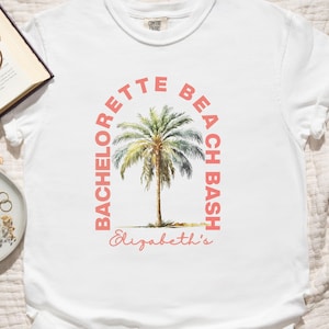 Spersonalizowana koszulka na wieczór panieński na plaży, spersonalizowana koszulka na wieczór panieński, koszulka Comfort Colors Beach Bach Club, prezent dla druhny, Tropical Bach