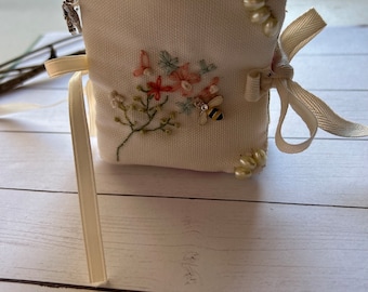 Slow Stitching Needle Book Kit, Embellished Sewing Needle Minder