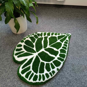 Height: 72cm
Width:56cm
Color: green, white
Material: acrylic yarn