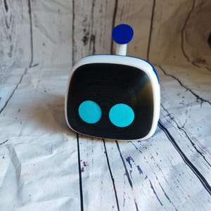 Astro Bot-kontrollstativ – PlayStation-inspirerad kontrolldocka bild 5