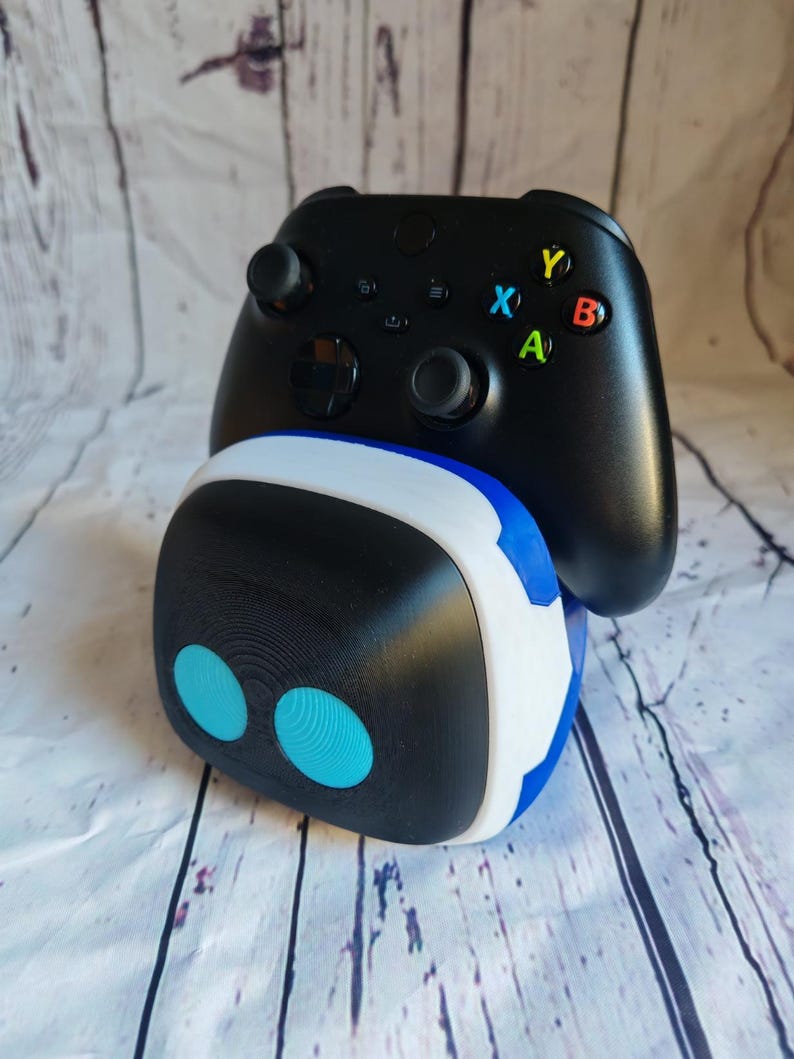 Astro Bot-kontrollstativ – PlayStation-inspirerad kontrolldocka bild 1