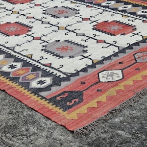 Handwoven Wool Jute Kilim Rug: Bohemian Tribal Decor