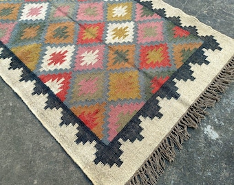 Alfombra Kilim de yute y lana tejida a mano: Alfombra hecha a mano, Dhurrie indio, Estilo Navajo tradicional