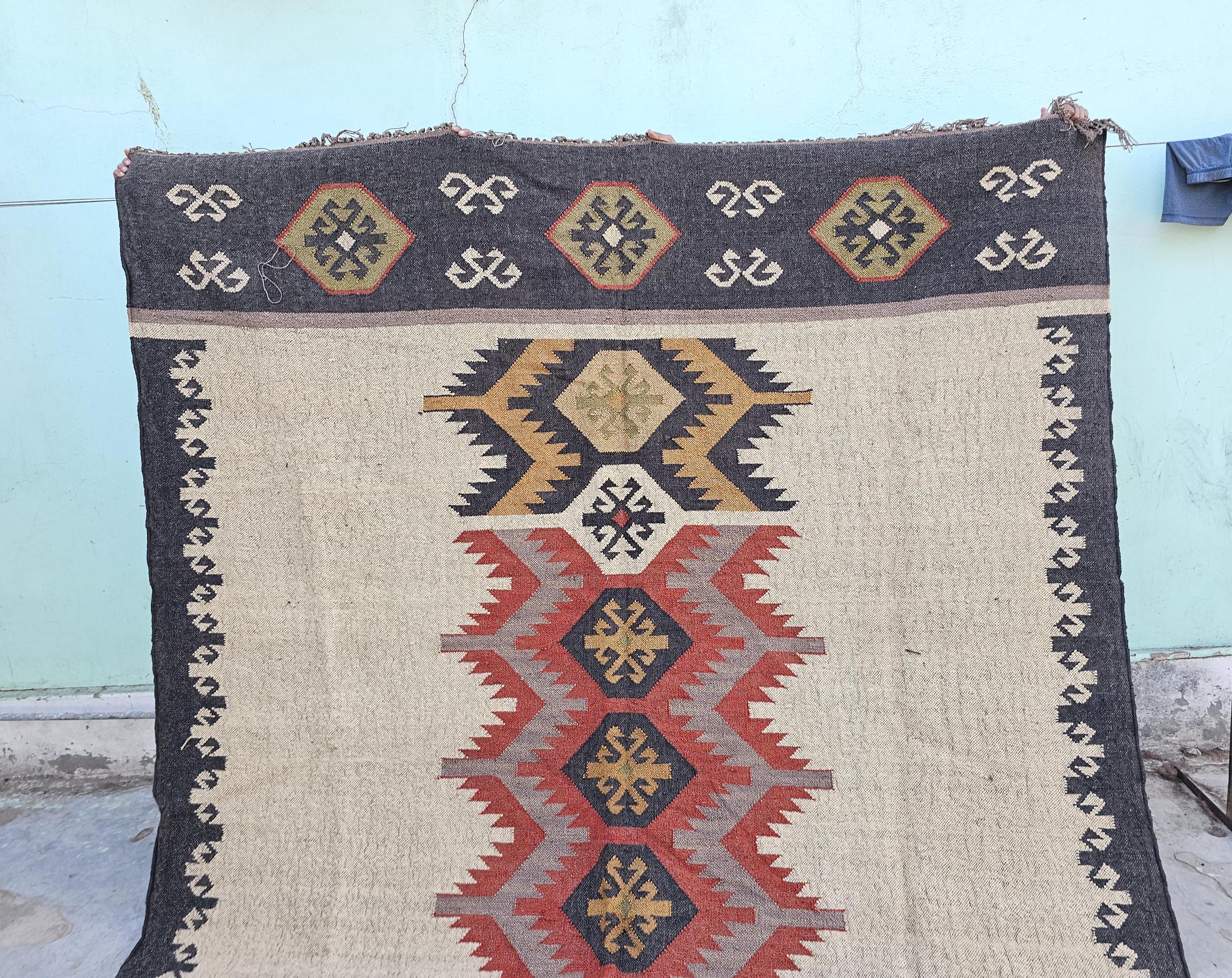 Tapis ancien traditonnel, tissé par les femmes - Kilim