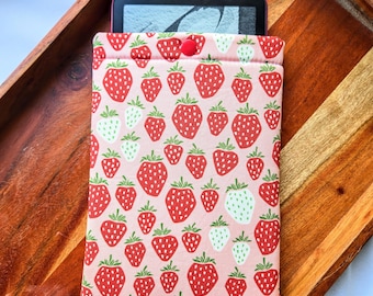 Strawberry Kindle Paperwhite Sleeve: Padded E-reader Case