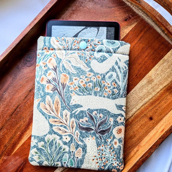 LIMITED EDITION Fox Kindle Sleeve, Padded E-reader Pouch, Thicket & Bramble Print