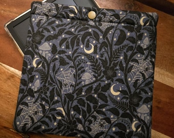 Midnight Garden Kobo Sleeve, Padded Gothic E-reader Pouch