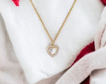 Collier coeur en or, collier en nacre, collier amour en or, collier coeur, collier pendentif coeur, collier pendentif en or