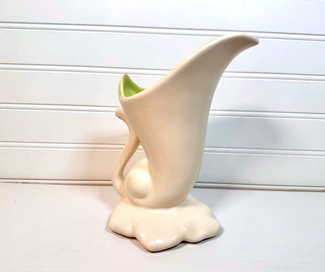 Vintage Red Wing Cornucopia Vase Etsy