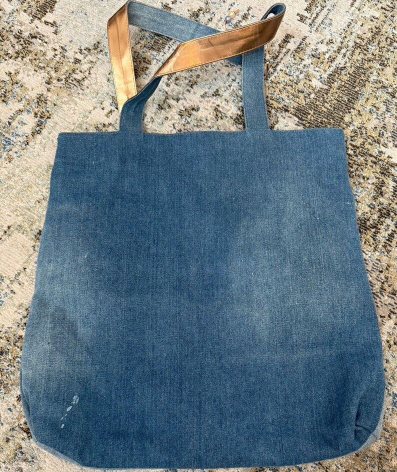 Bolso de mano vintage de mezclilla con bordado de Mickey Mouse de Disney World Parks, 17 x 17 EUC HTF imagen 2