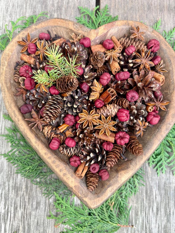 Yule Cinnamon Spice, 4 Cups Pine Cone Potpourri, Christmas Bowl Filler, Red Mini Pods, Cinnamon Sticks, Star Anise, Cloves, Winter Witch