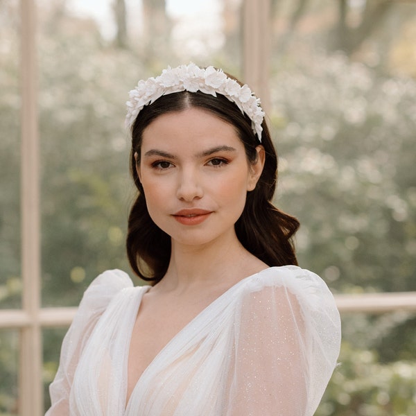 ATHENA | White flower bridal Headband, Bridal floral headpiece, Flower girl wedding hair piece, Stunning handmade wedding hair accessory