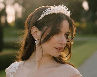 MIRA Elegante tiara nupcial con cuentas de cristal y alambre de perlas, corona de boda de oro de calidad, accesorio de novia de plata real, tocado de boda de plata,