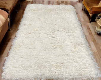 Handmade Wool Shaggy Rug: Plush High Pile Knitted Design