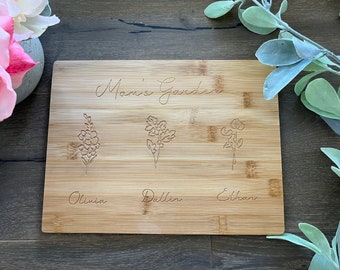 Birth Flower Personalized Cutting Board, Mother's Gift, Mom gifts, Parent Gifts, Birth Flower Garden Cutting Board, Customized Cutting Board