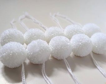 White hand made acrylic yarn pom poms 4cm, 5cm or 6cm diameter size (can also be made to order)