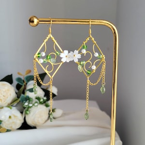 Green Forest Fairy Earrings | Enchanted Forest Vine Dangle Drop Earrings | Asymmetric Elf Earrings  | Bridal Earrings