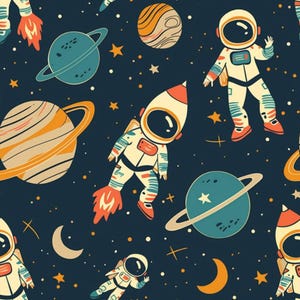 Könnte beinhalten: Ein nahtloses Muster auf dunkelblauem Hintergrund mit Zeichentrick-Astronauten in weißen Anzügen mit orangefarbenen und blauen Akzenten, verschiedenen Planeten mit Ringen in Orange- und Türkistönen, gelben Sternen und verstreuten Mondsicheln.