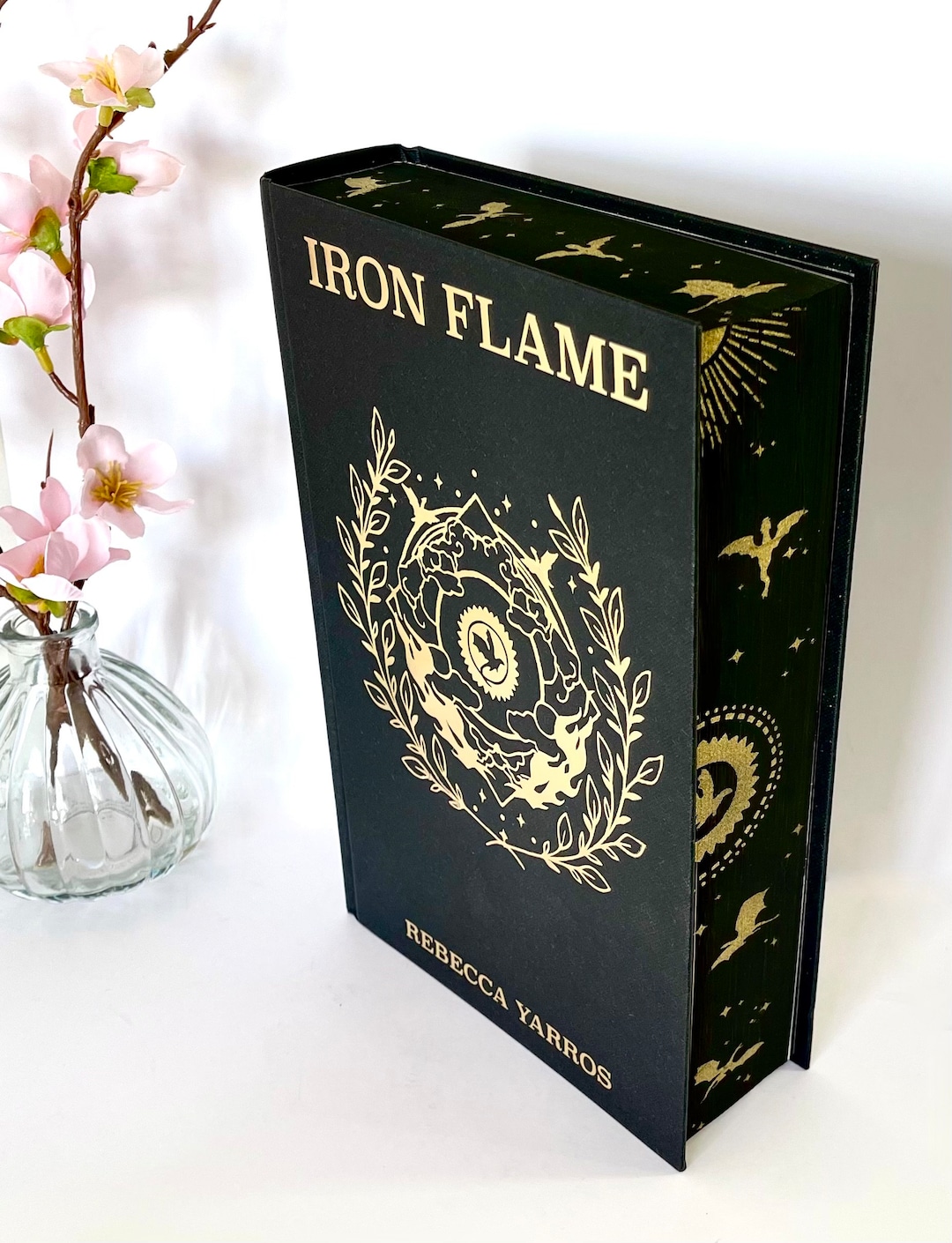 Amazon.com: Iron Flame: THE NUMBER ONE BESTSELLING SEQUEL TO