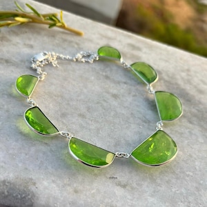 Collar de cristal de peridoto, collar de peridoto de plata, collar con piedra de nacimiento de agosto, collar minimalista, collar con piedras preciosas, regalo para ella