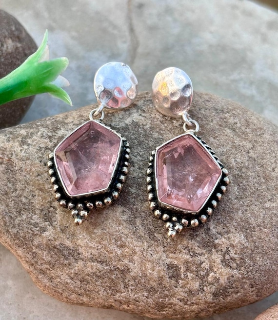 Boucle D'oreille En Argent Avec Pierre Taillée Rose - Occasion, Fermoir Clous, Zircon