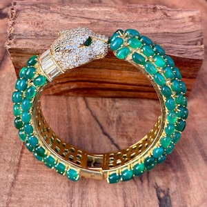 Grönt onyxlejonarmband: Oval ädelstensmanschett, öppningsbart armband