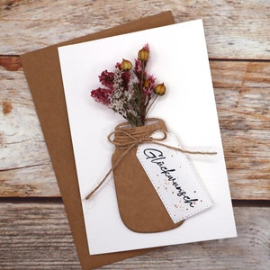 Karte mit echten Blumen, Grußkarte Kraftpapier, Happy Birthday, Alles Liebe, Glückwunsch, Geburtstagskarte mit Trockenblumen